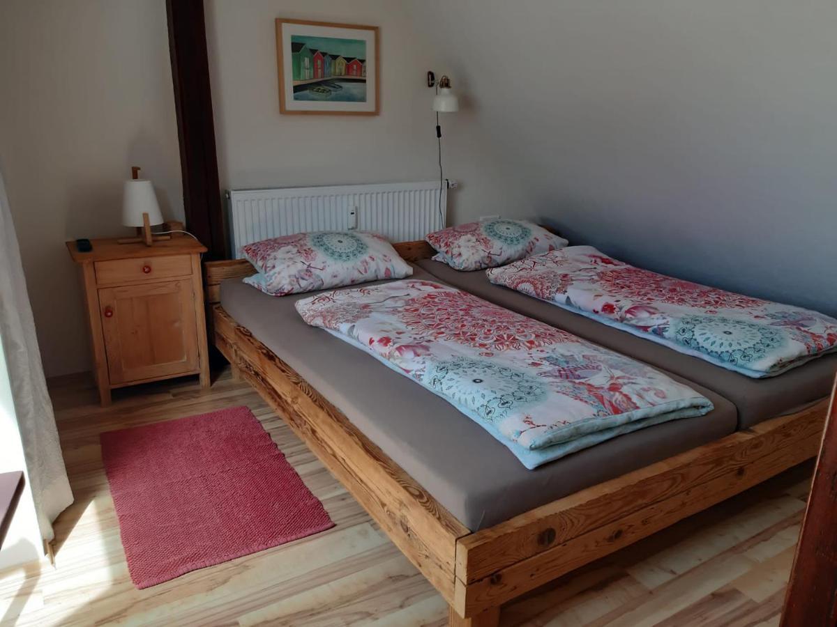 Giebelzimmer mit Weinbergblick Stetten  Exterior foto